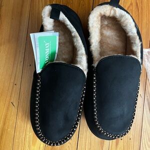 Vonmay Men’s Fuzzy Black Indoor Outdoor  Slippers